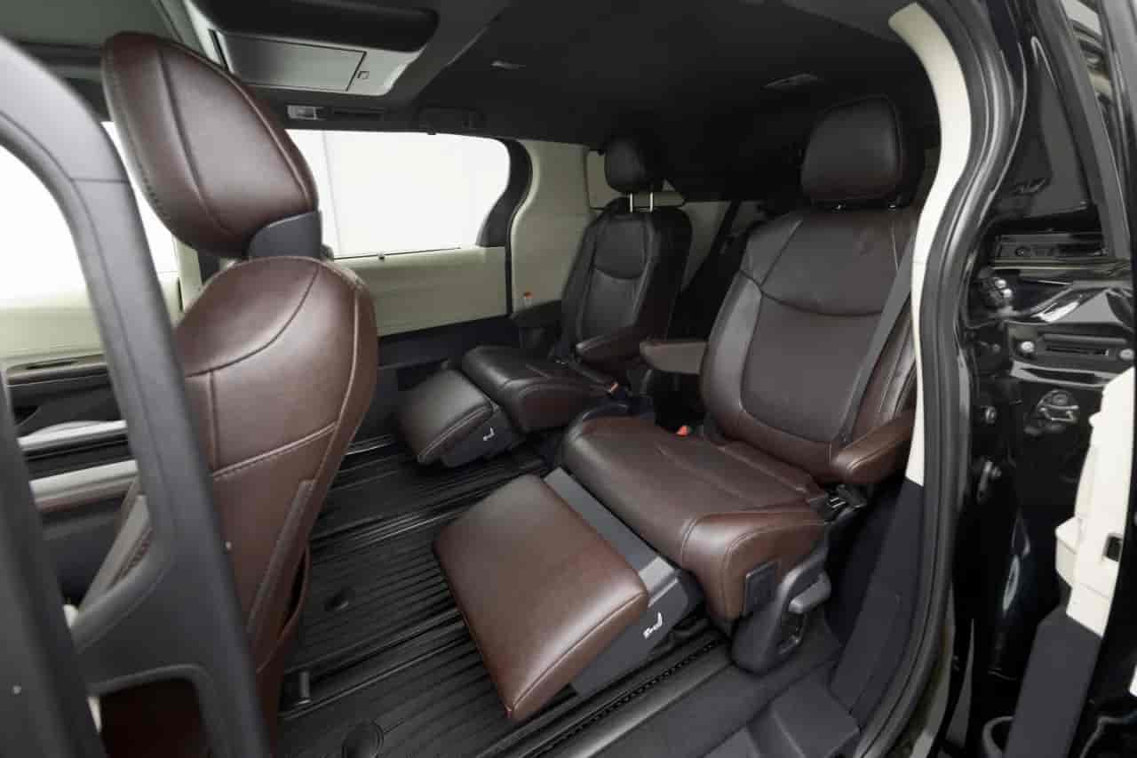 TOYOTA Sienna - 9