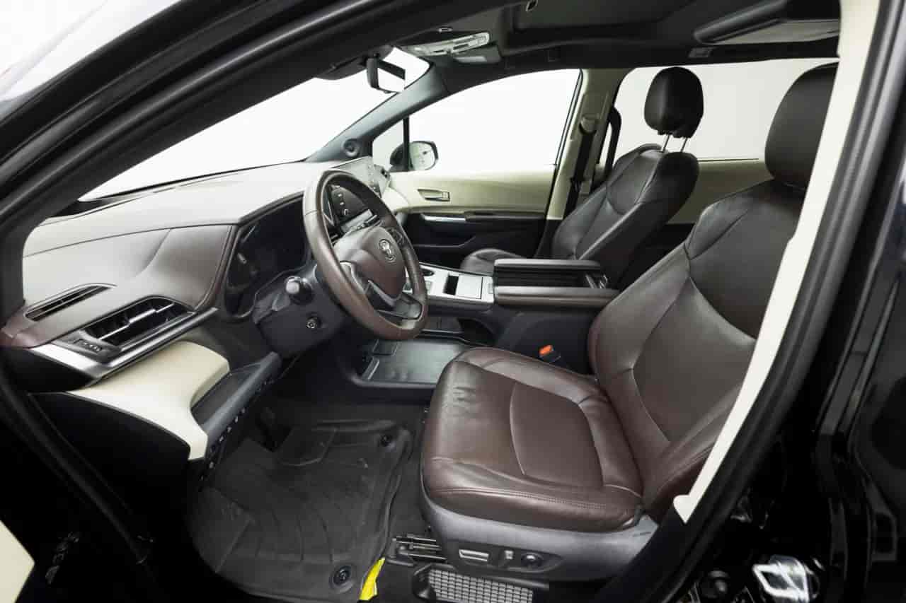TOYOTA Sienna - 10