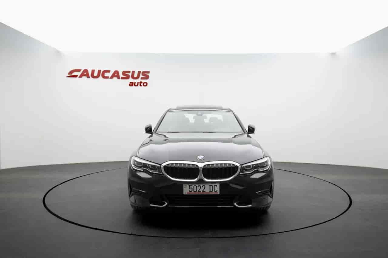 BMW 330i - 2