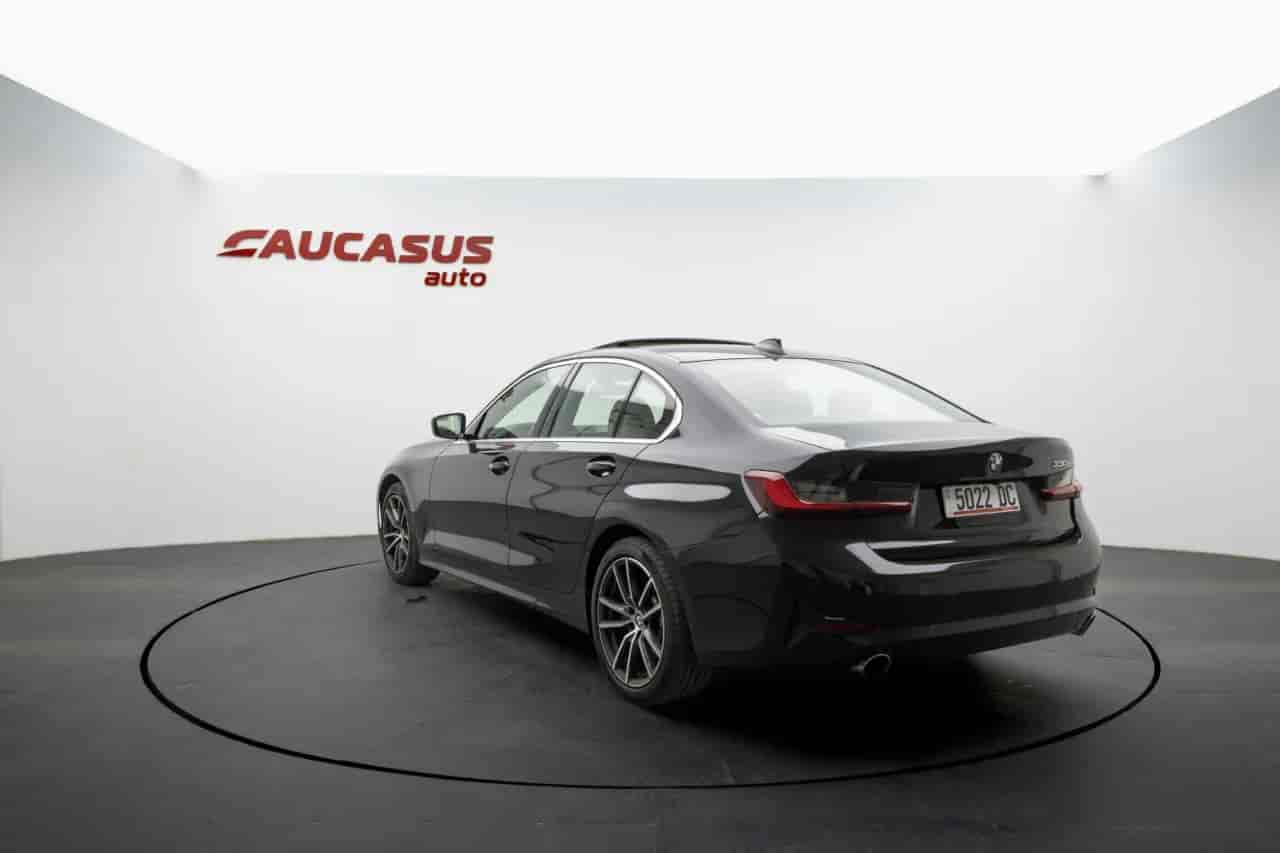 BMW 330i - 6