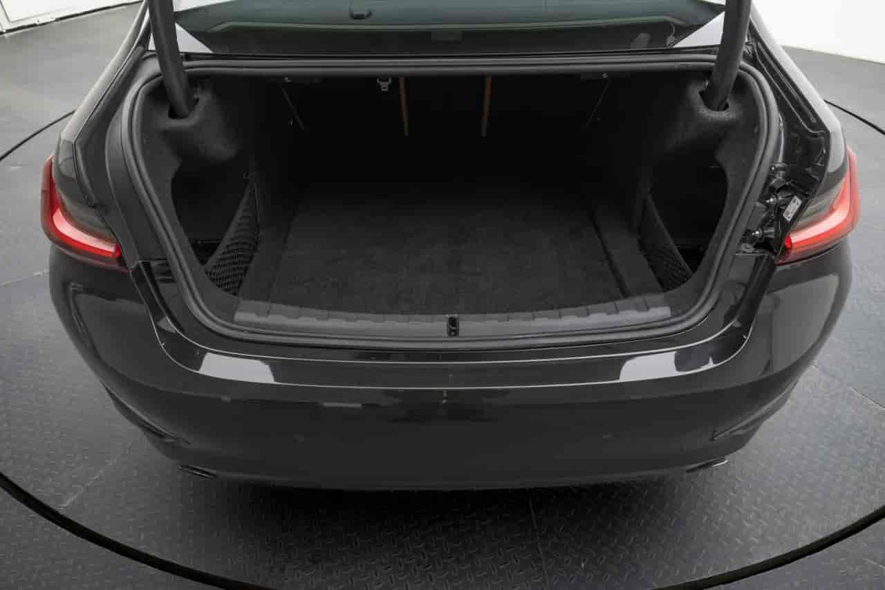 BMW 330i - 7