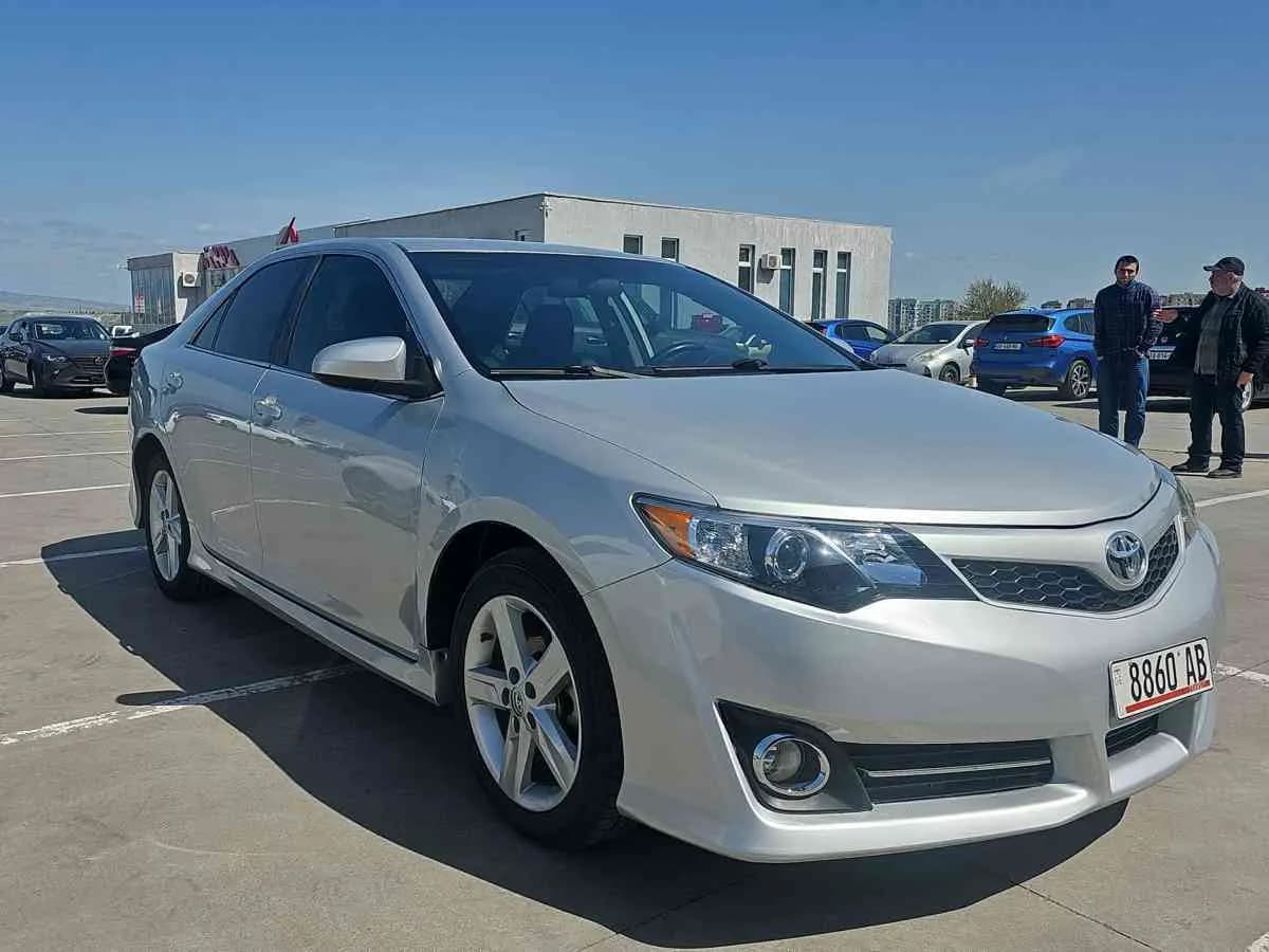 TOYOTA Camry - 3