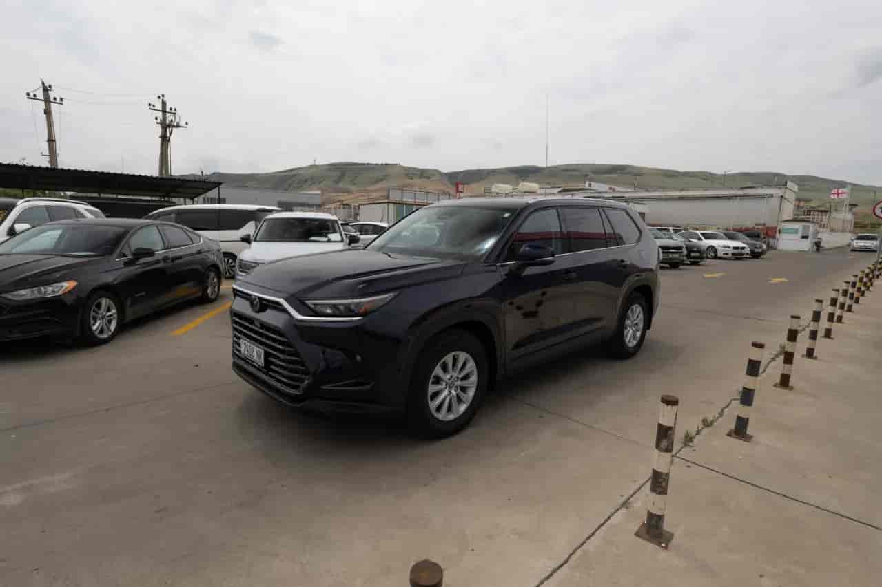 TOYOTA Grand Highlander - 1