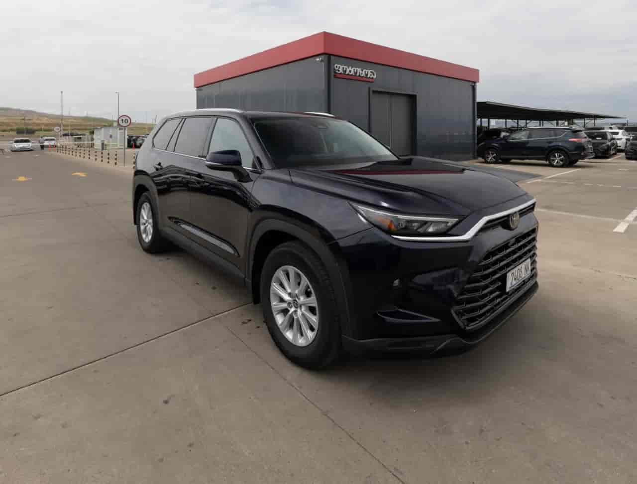TOYOTA Grand Highlander - 3