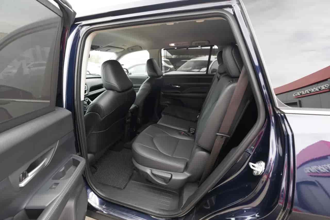 TOYOTA Grand Highlander - 8