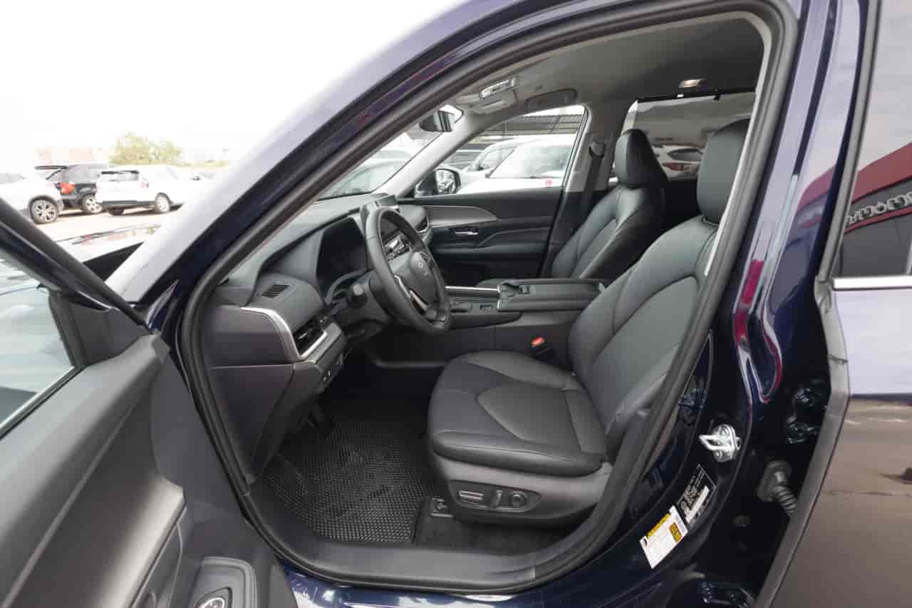 TOYOTA Grand Highlander - 10