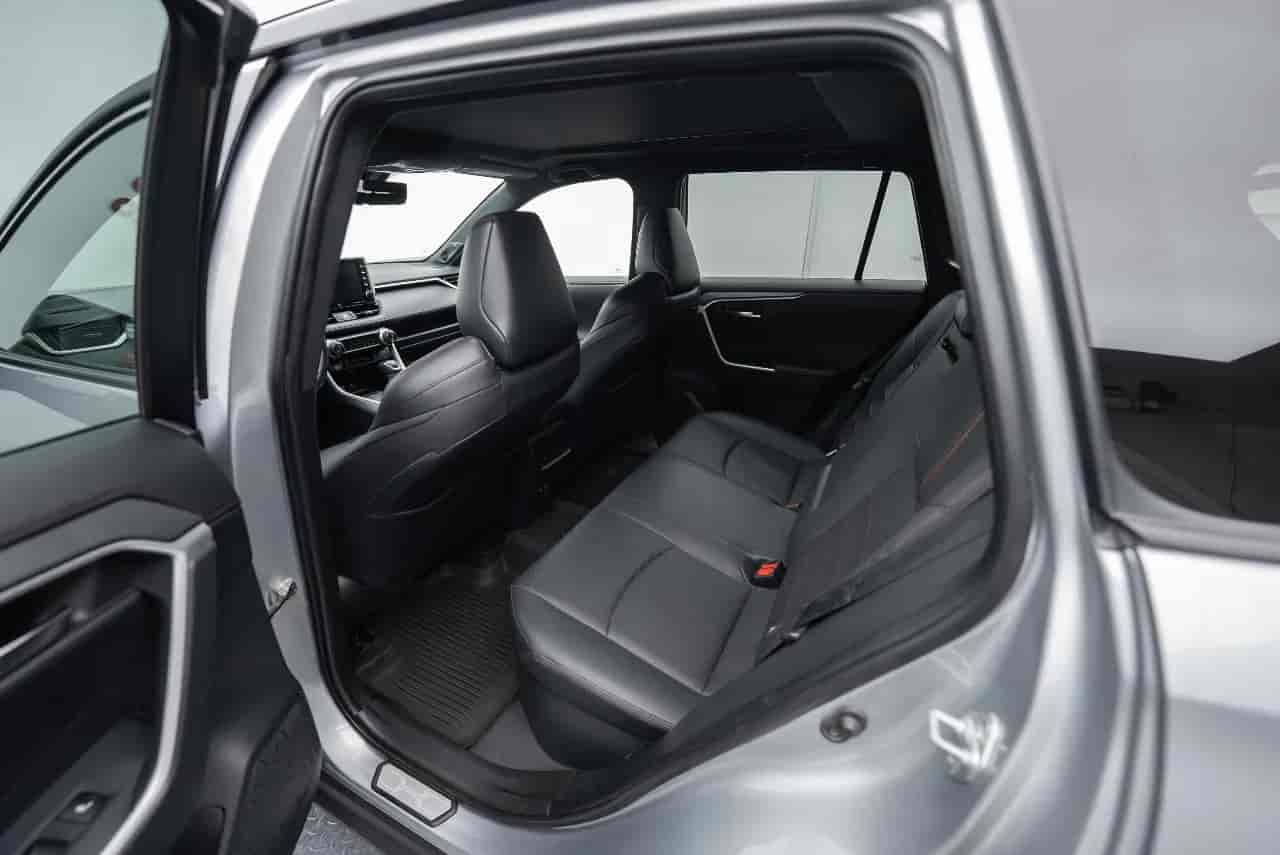 TOYOTA RAV4 - 8
