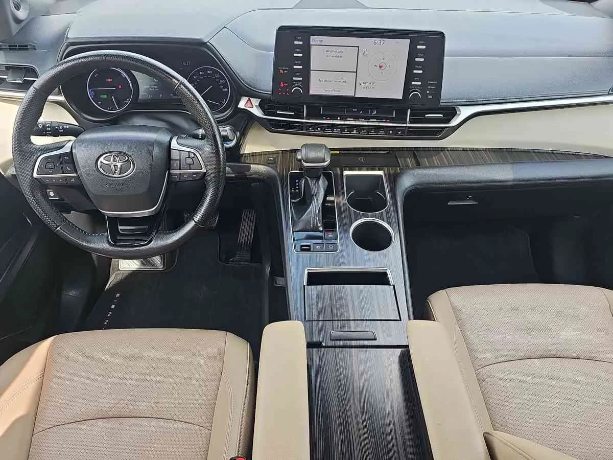 TOYOTA Sienna - 9