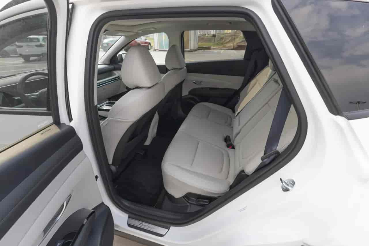 HYUNDAI Tucson - 8