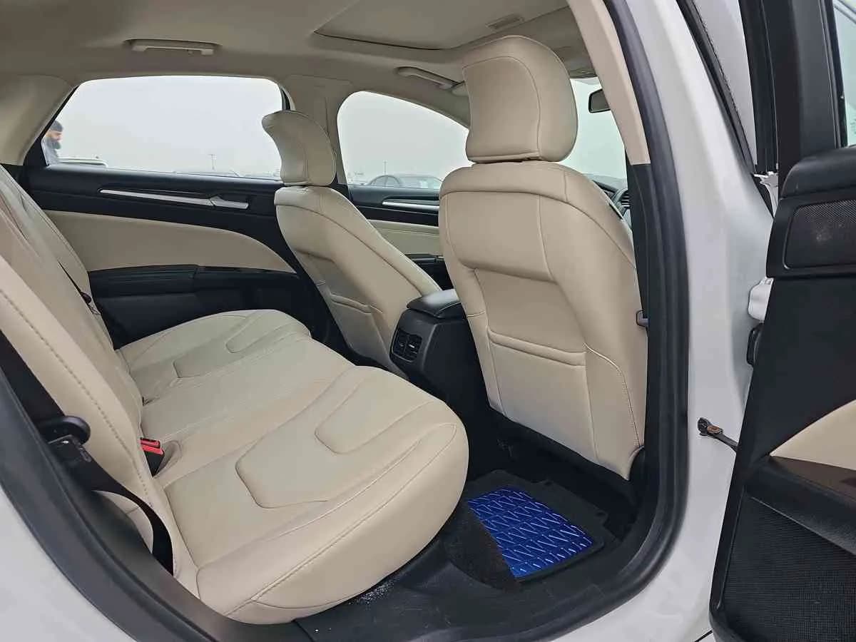 FORD Fusion - 5