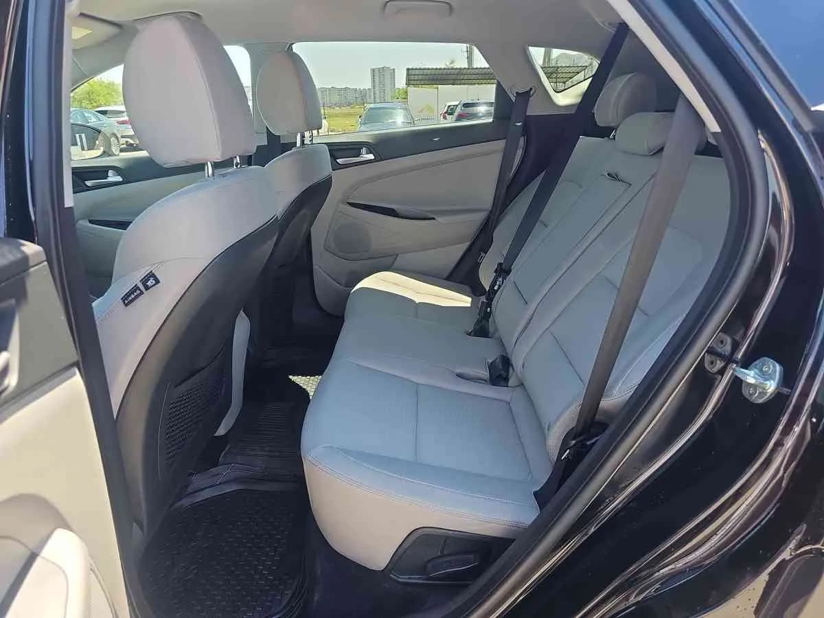 HYUNDAI Tucson - 7
