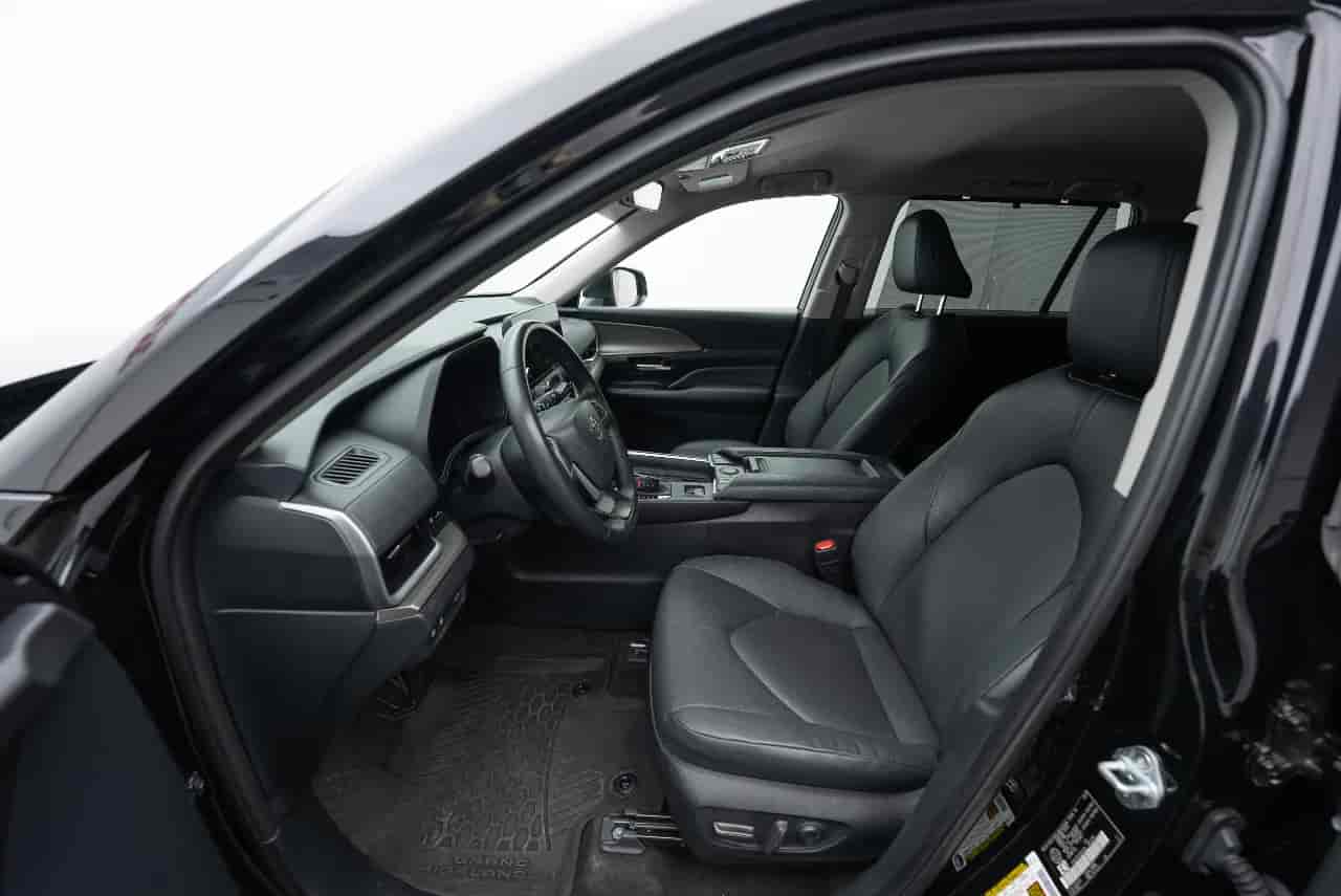 TOYOTA Grand Highlander - 10