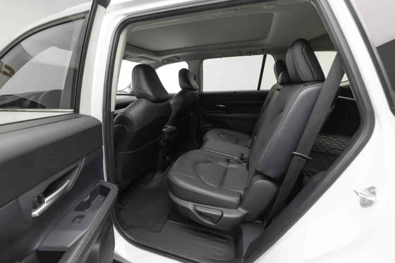 TOYOTA Grand Highlander - 9