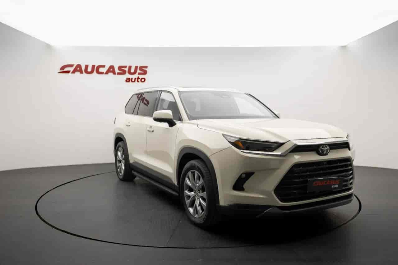 TOYOTA Grand Highlander - 3