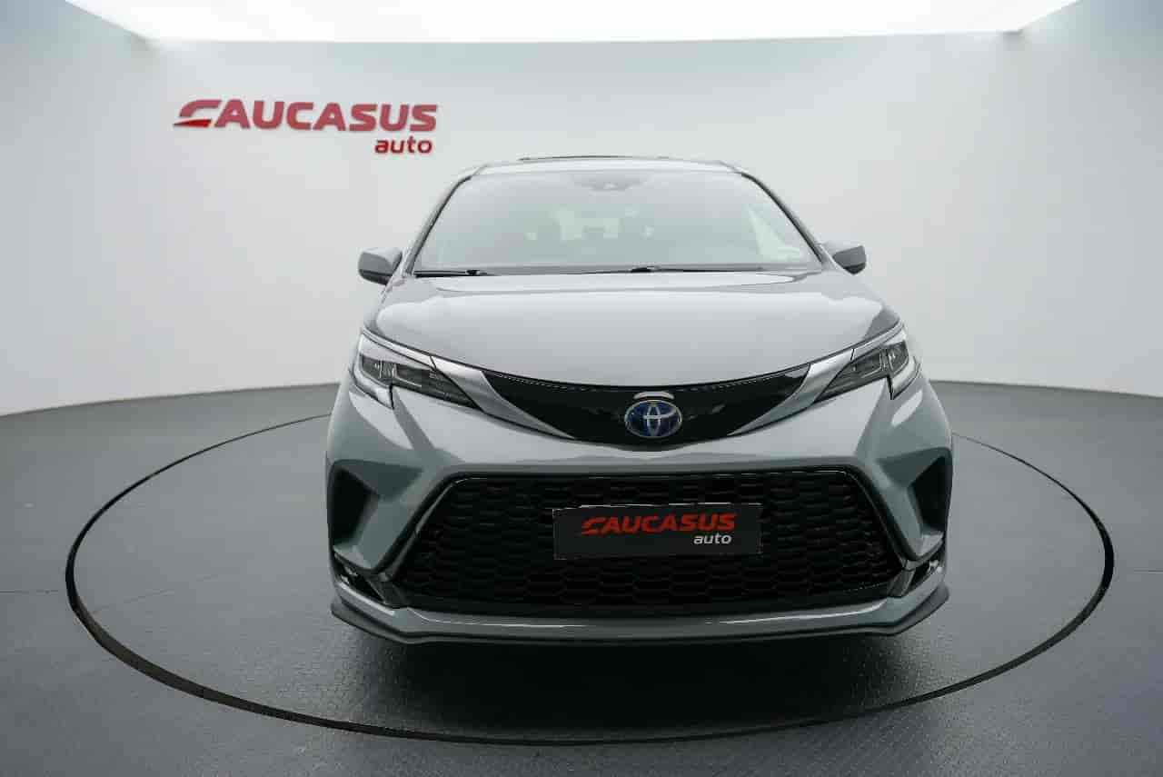 TOYOTA Sienna - 2