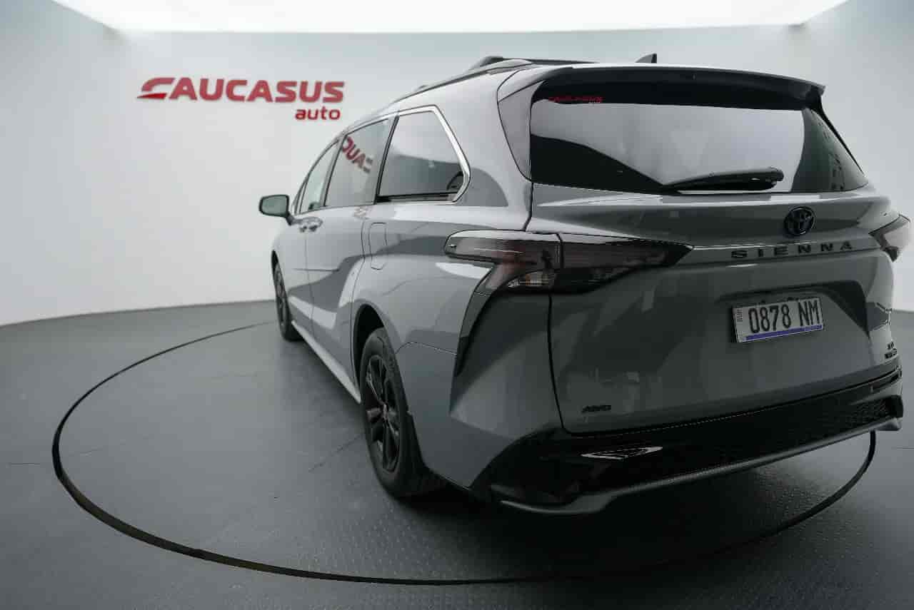 TOYOTA Sienna - 6