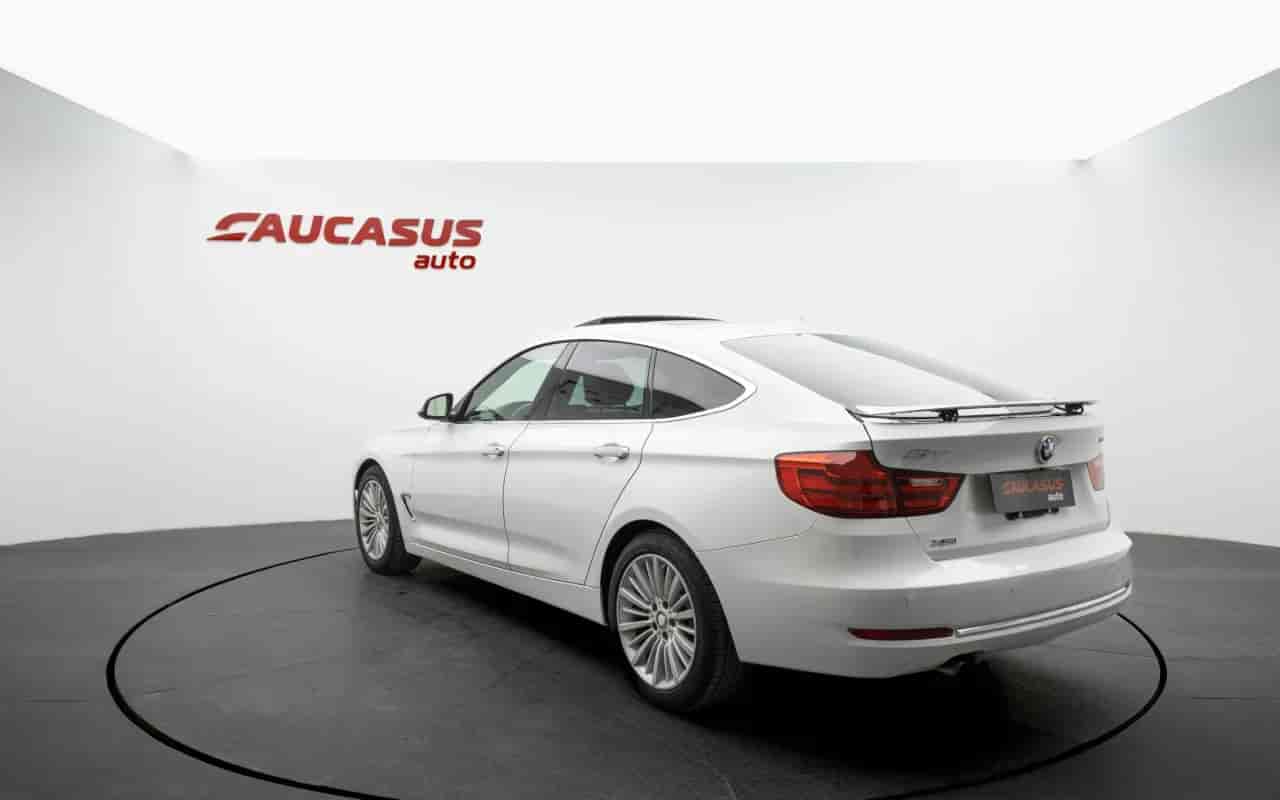 BMW 328i - 2