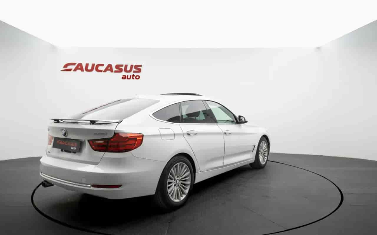 BMW 328i - 4