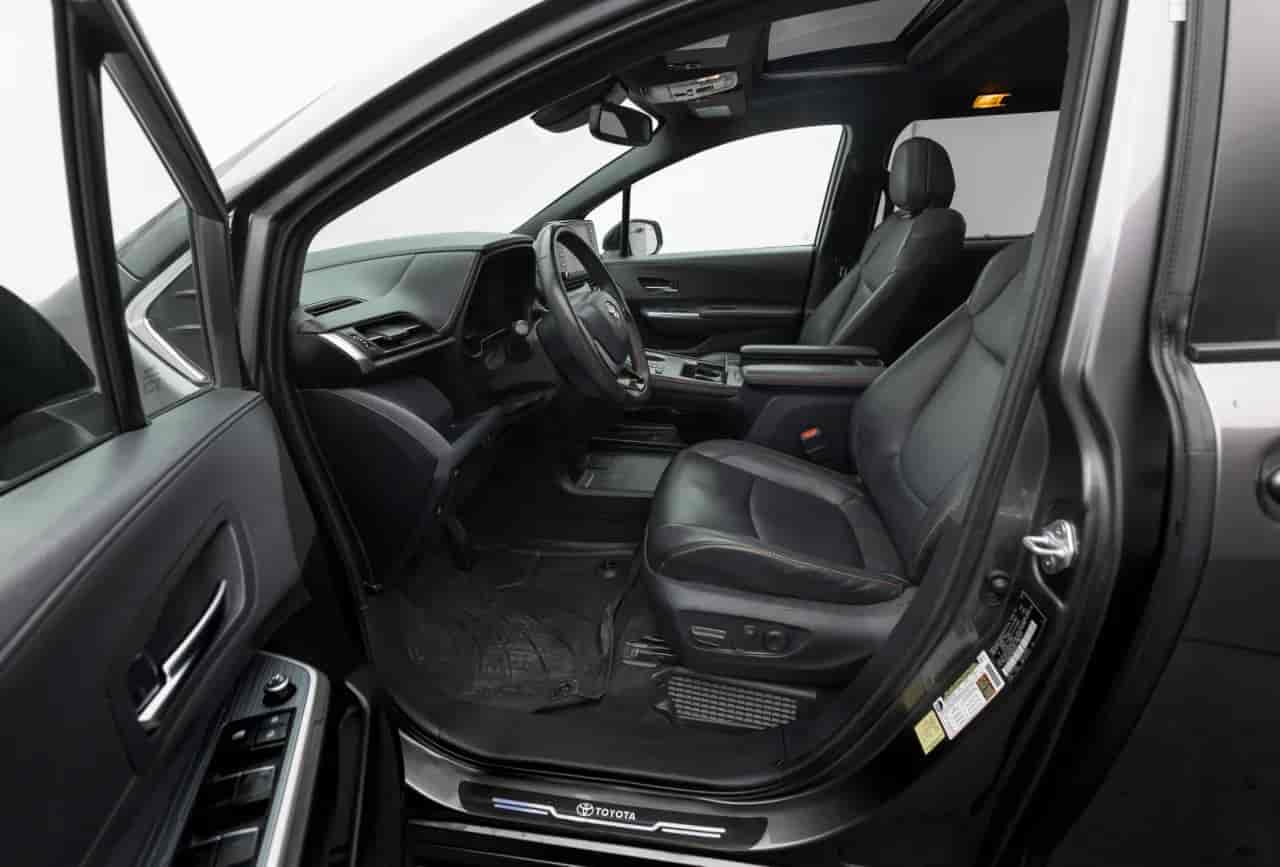 TOYOTA Sienna - 7