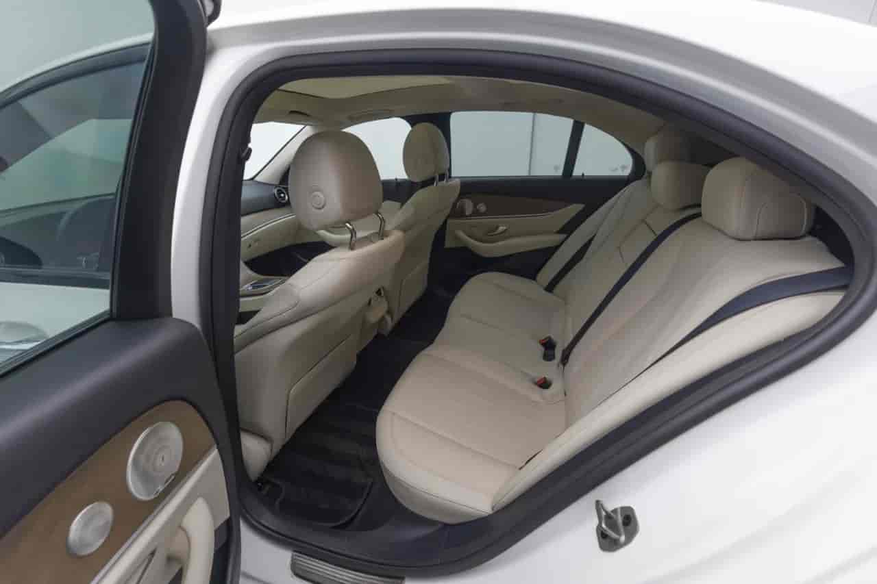 MERCEDES-BENZ E-Class - 8