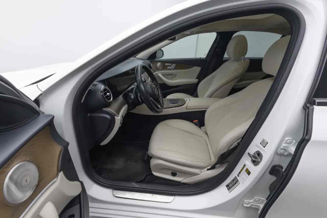 MERCEDES-BENZ E-Class - 10