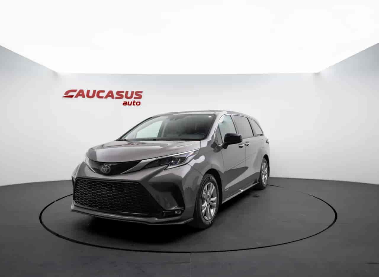 TOYOTA Sienna - 1