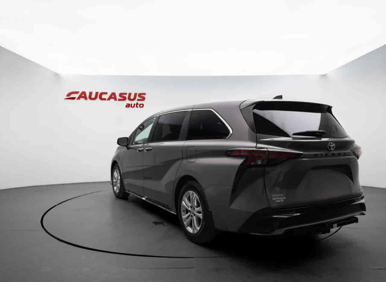TOYOTA Sienna - 6