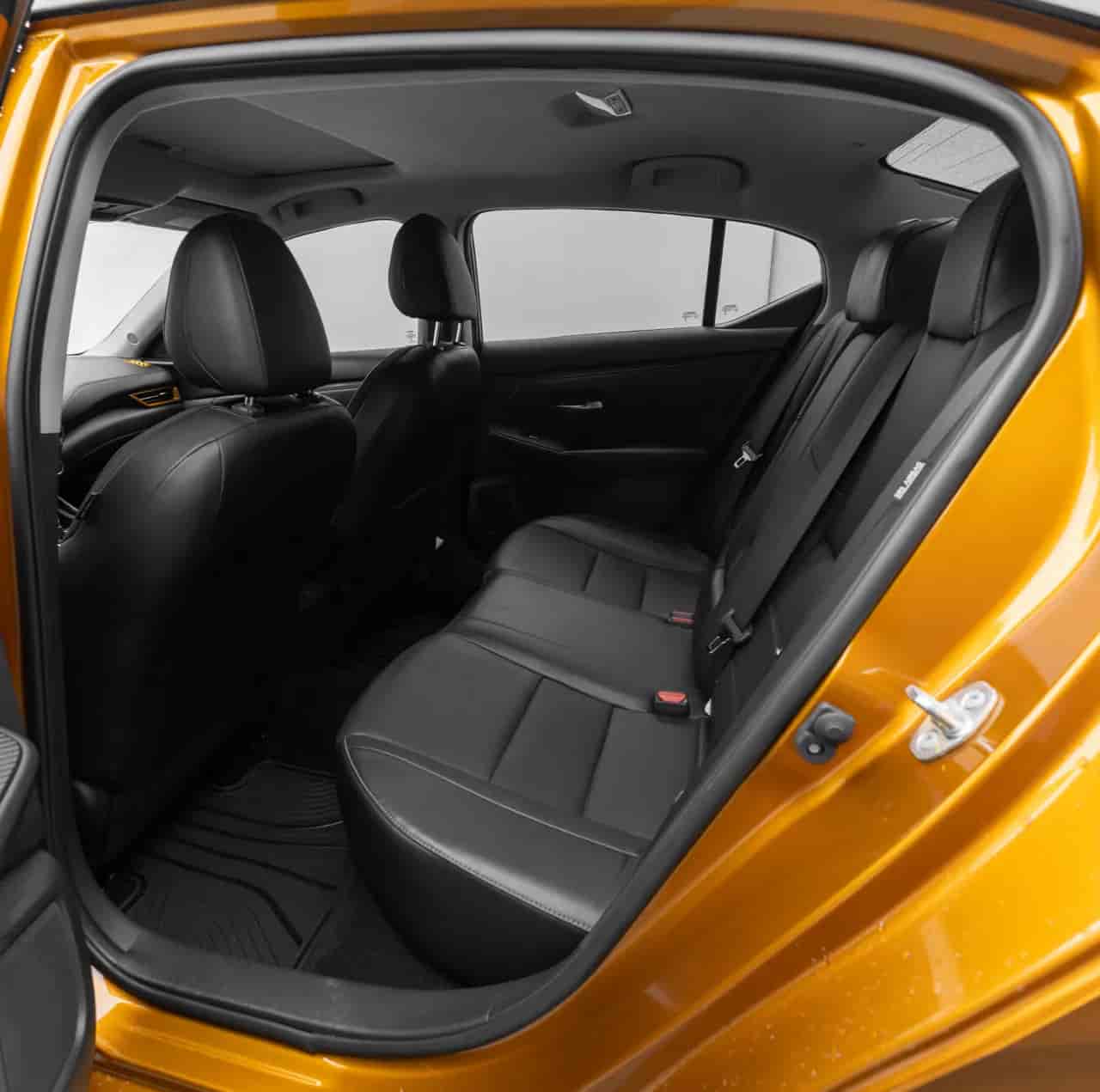 NISSAN Sentra - 6