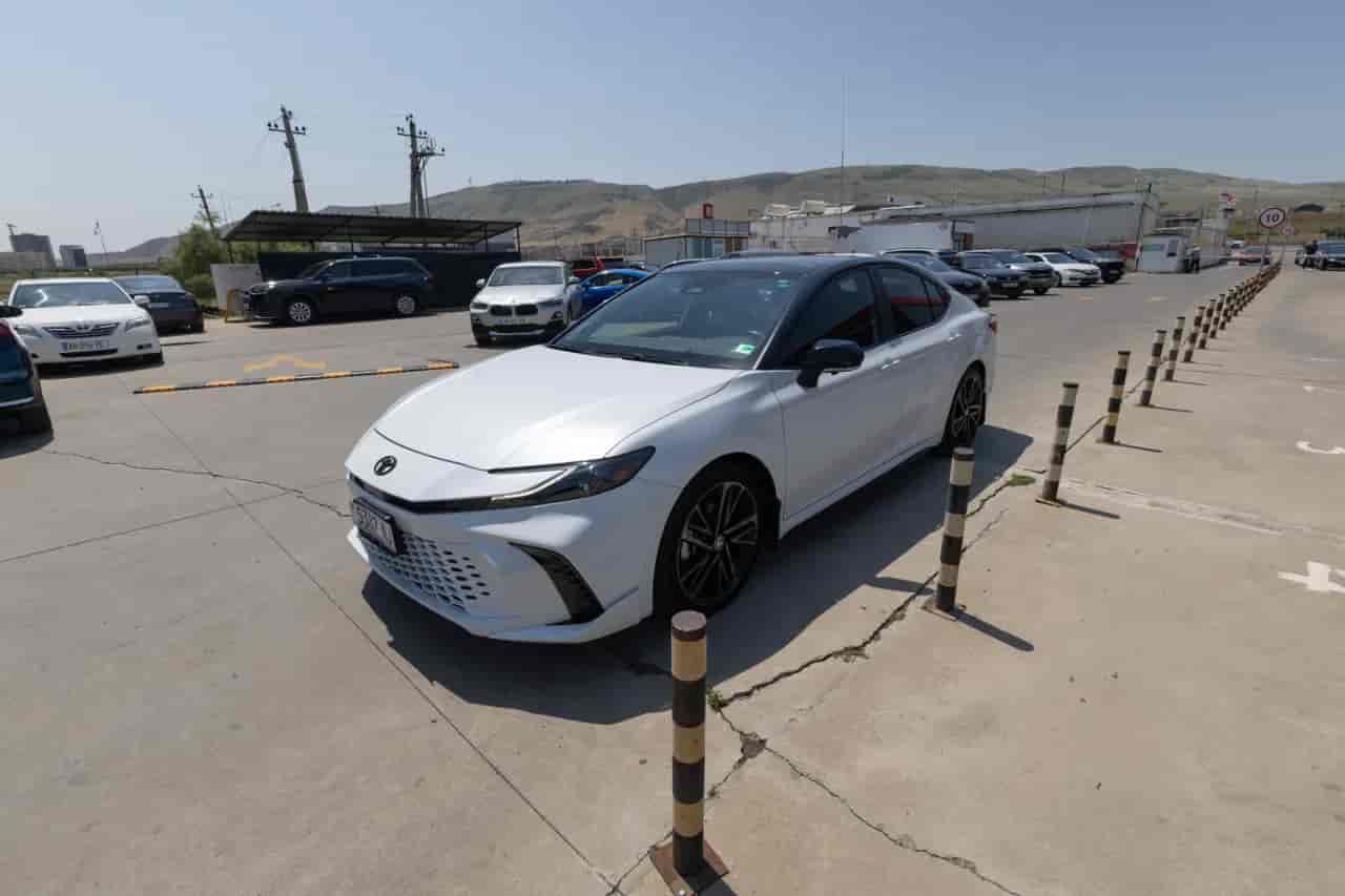 TOYOTA Camry - 1