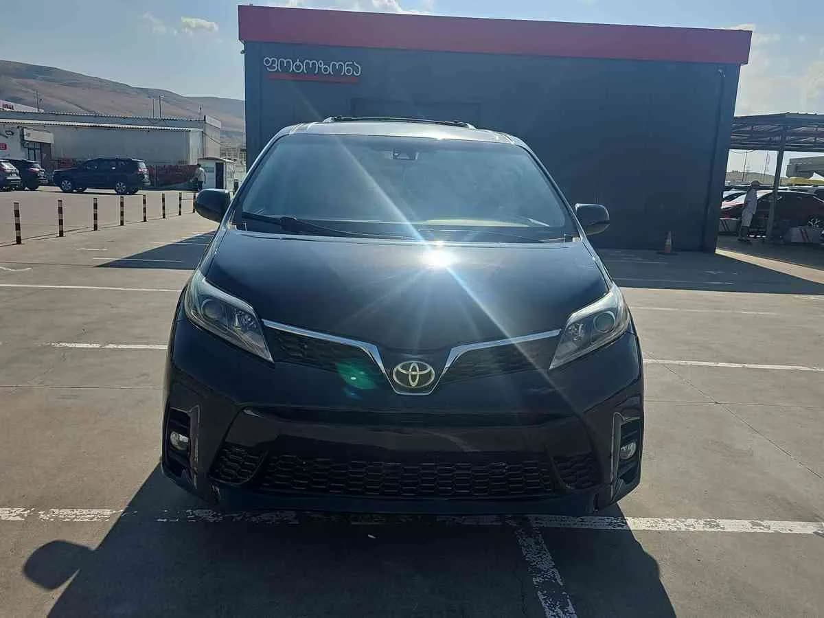 TOYOTA Sienna - 2