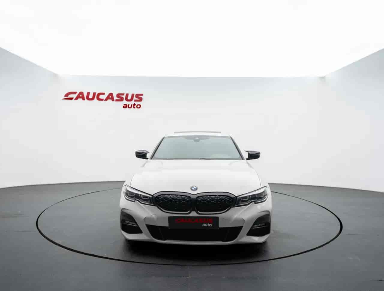 BMW 330i - 2
