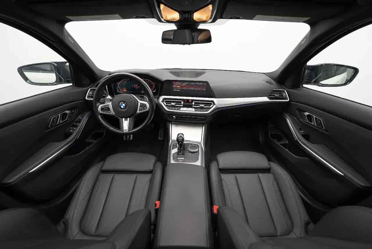 BMW 330i - 9