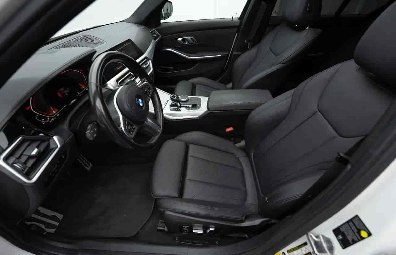 BMW 330i - 10