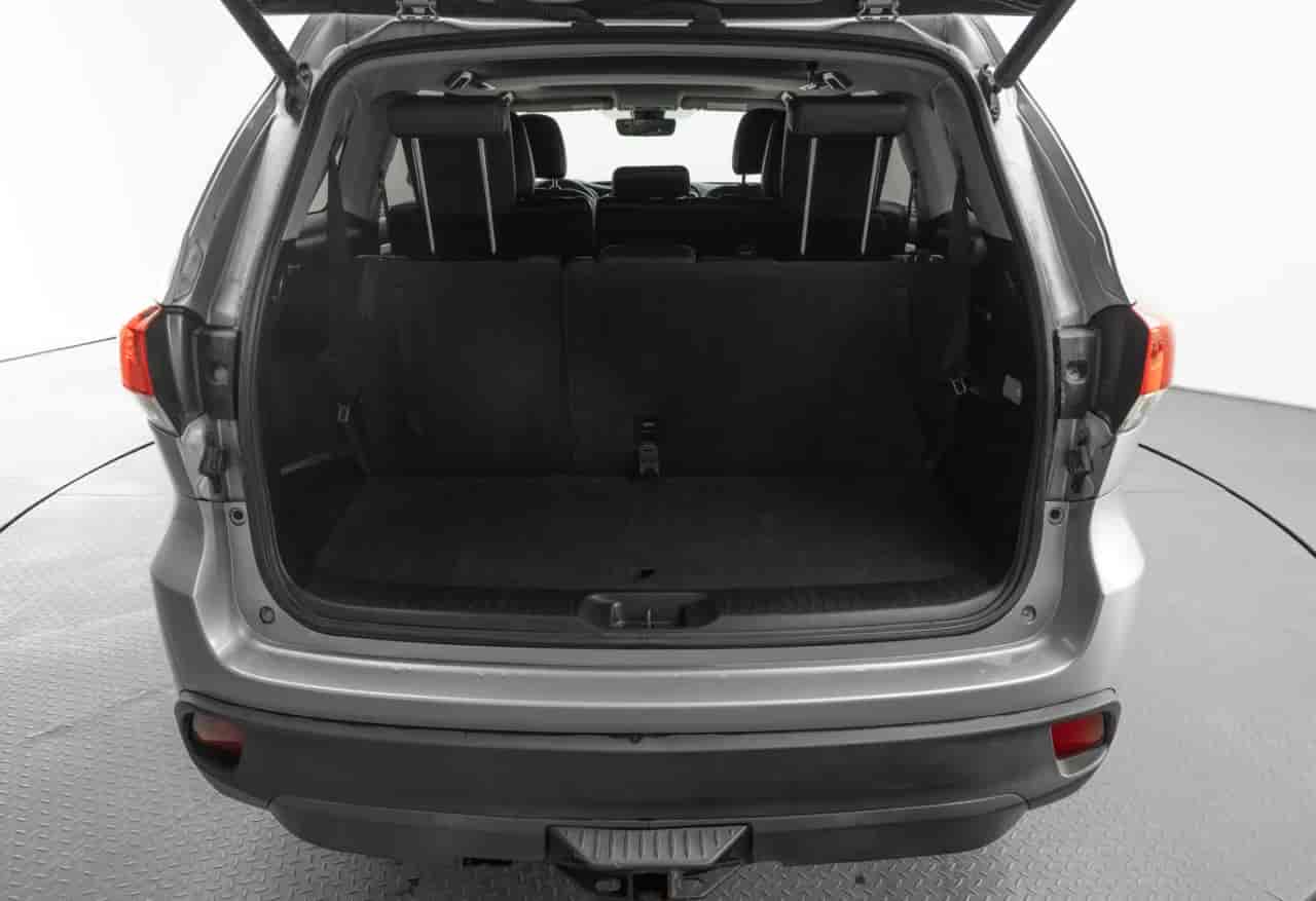 TOYOTA Highlander - 7