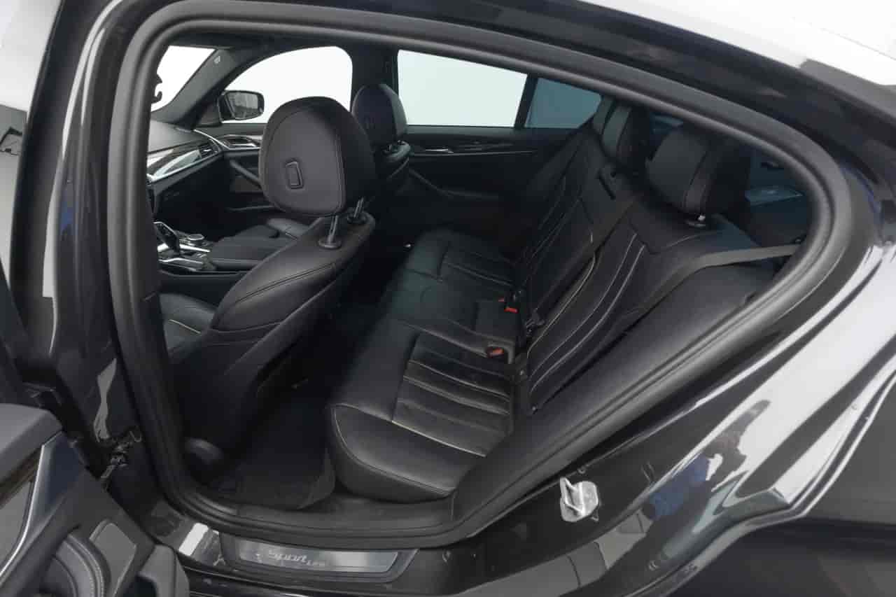 BMW 5-Series - 8