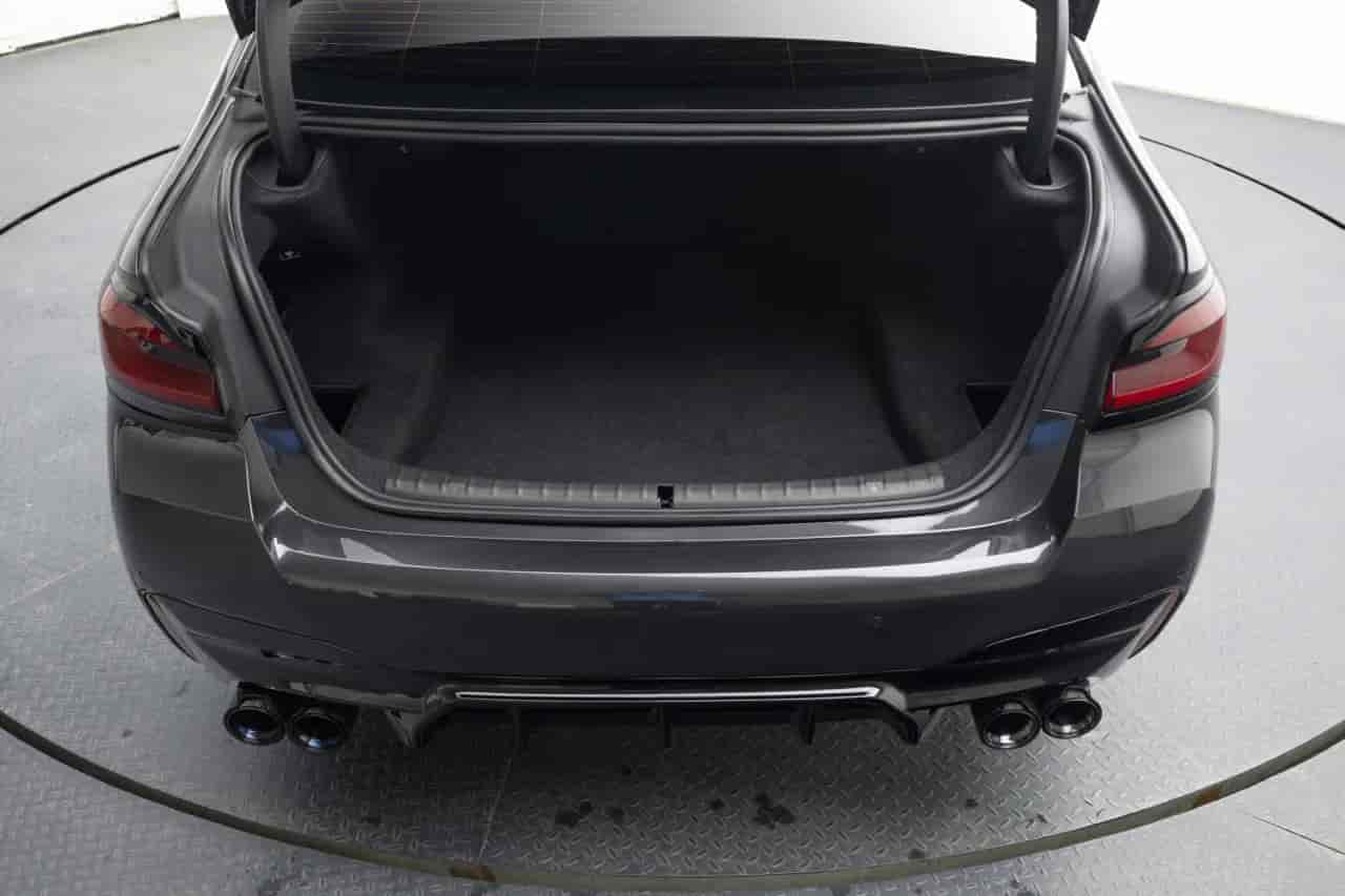BMW 5-Series - 7