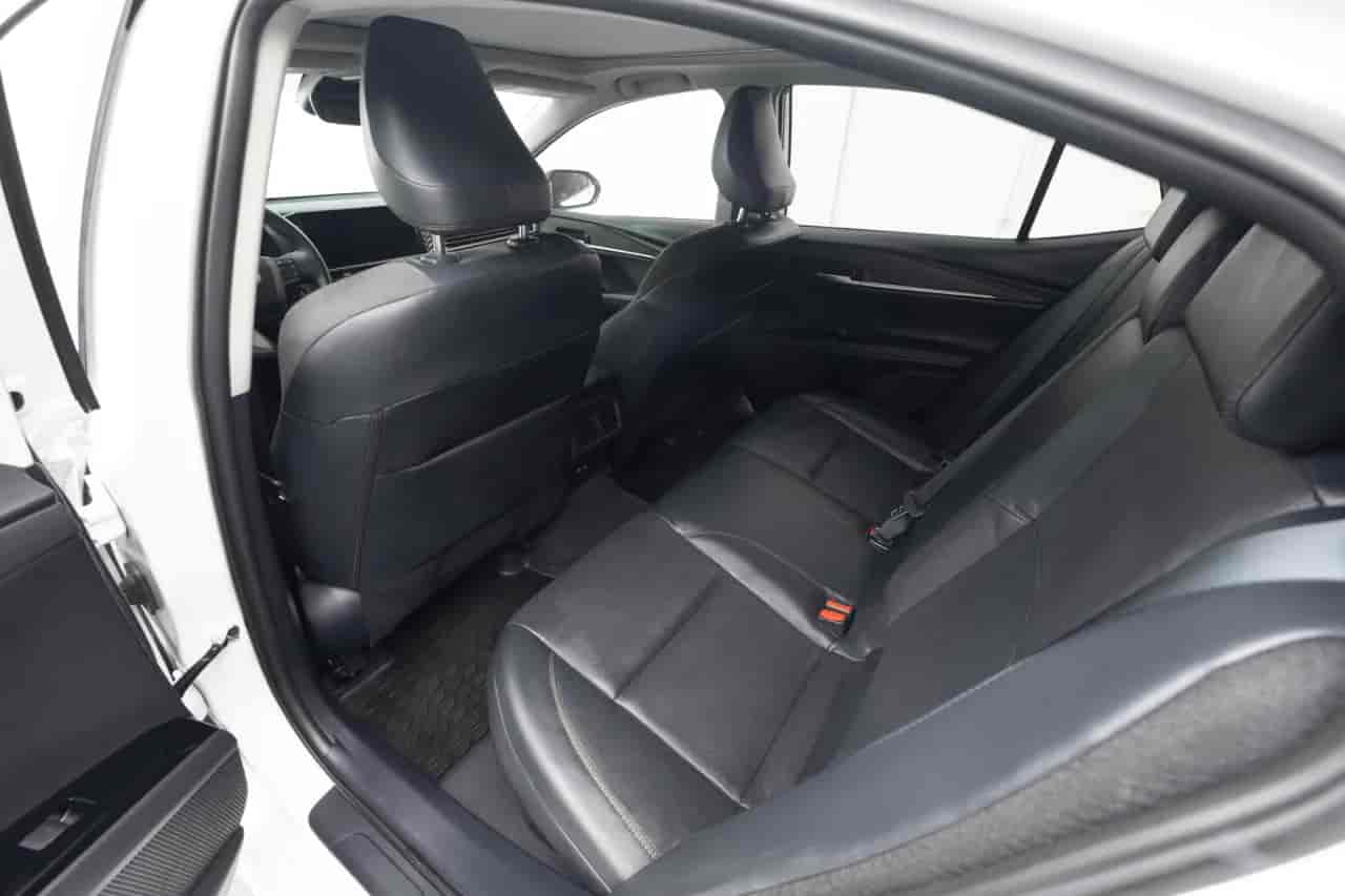 TOYOTA Camry - 8