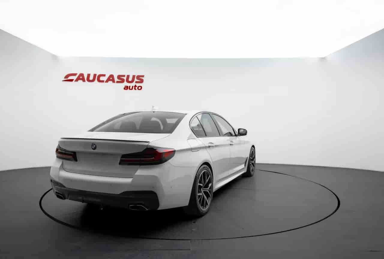 BMW 5-Series - 5