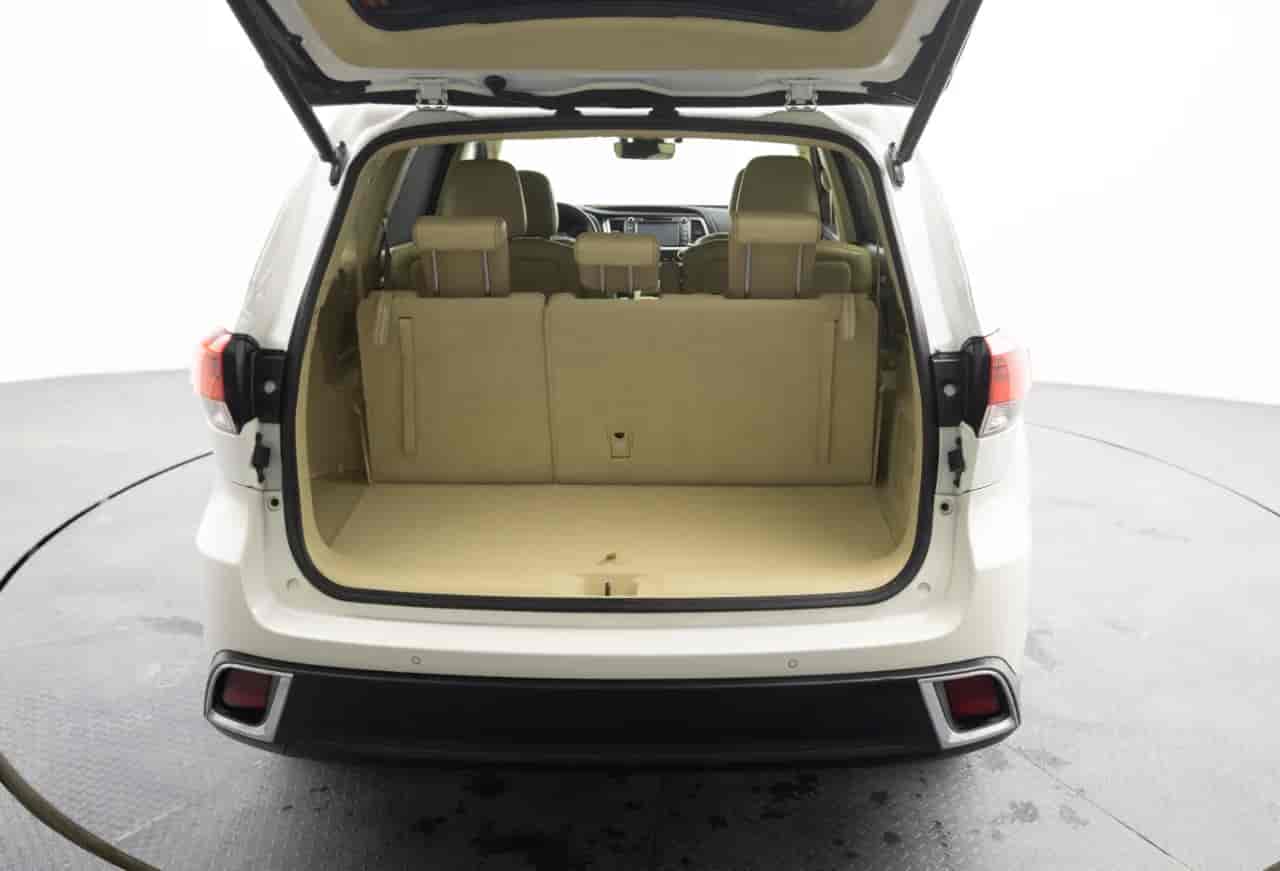 TOYOTA Highlander - 7
