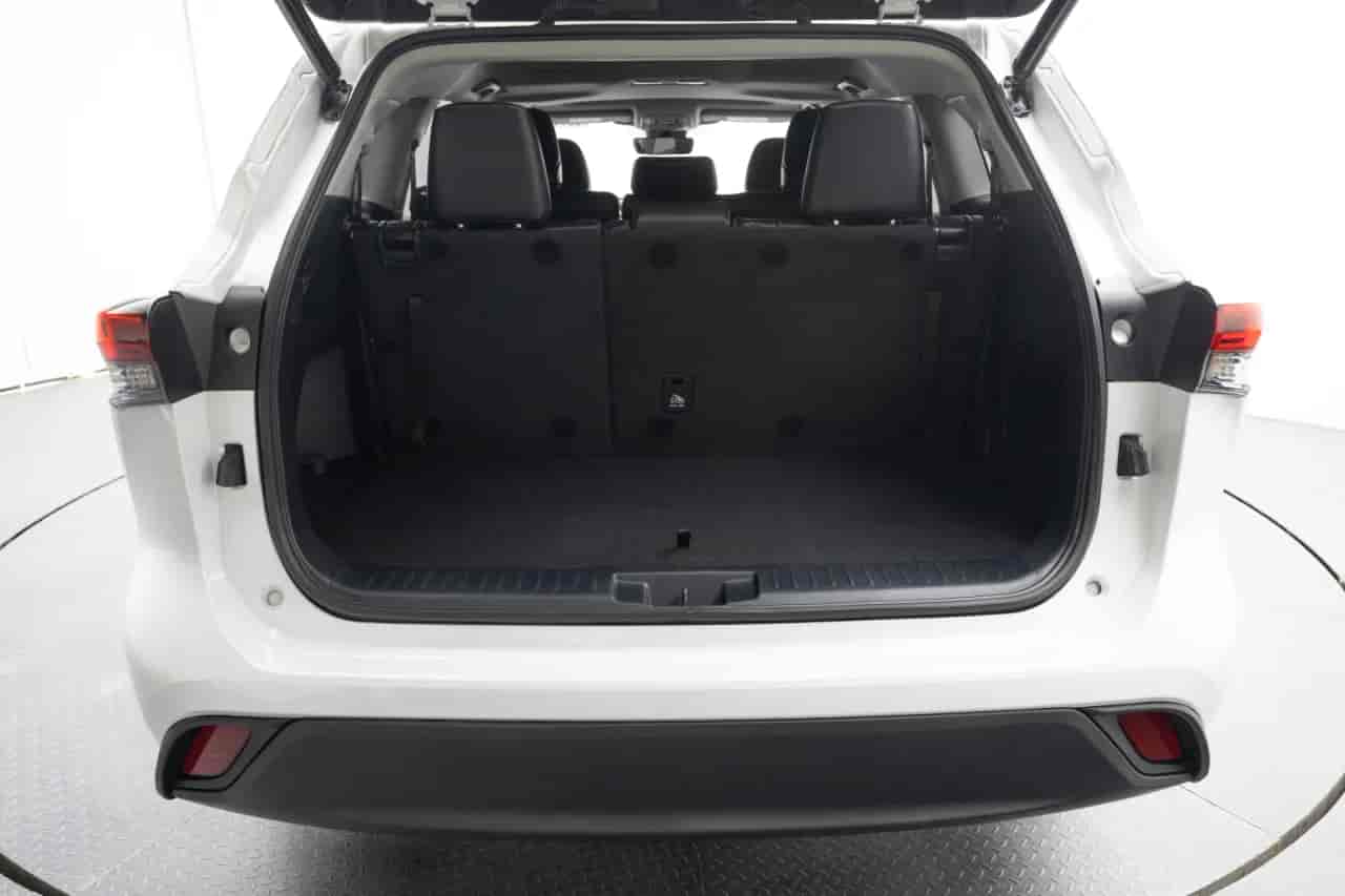 TOYOTA Highlander - 7