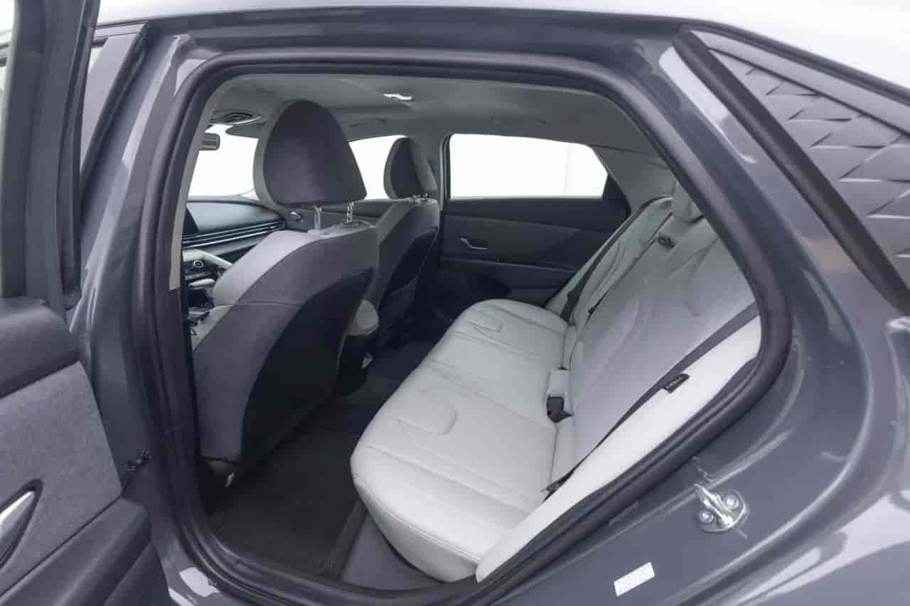 HYUNDAI Elantra - 8