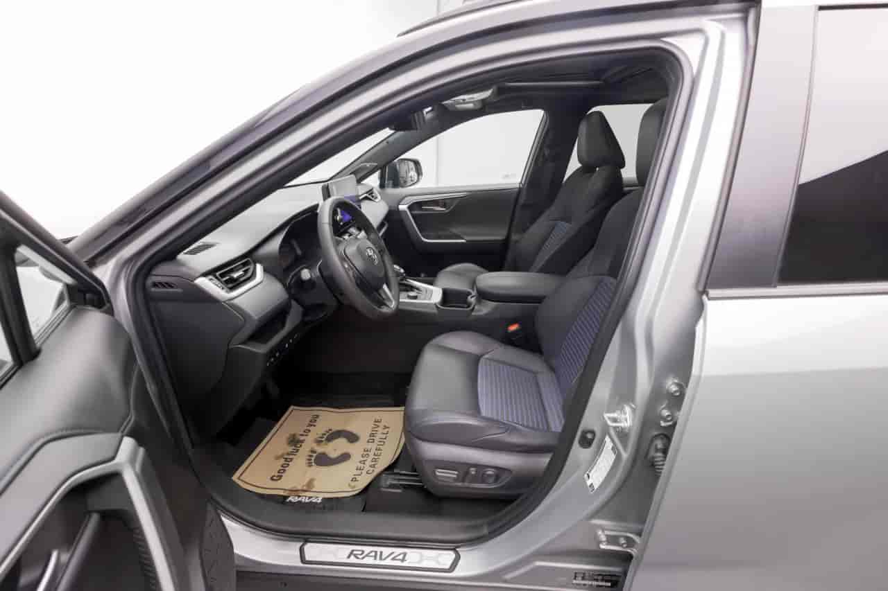 TOYOTA RAV4 - 10