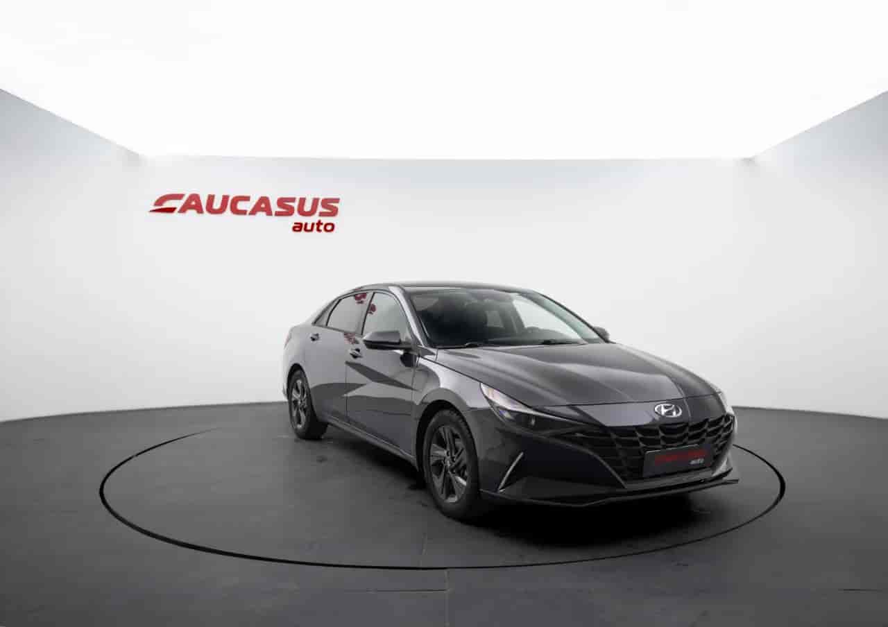 HYUNDAI Elantra - 3