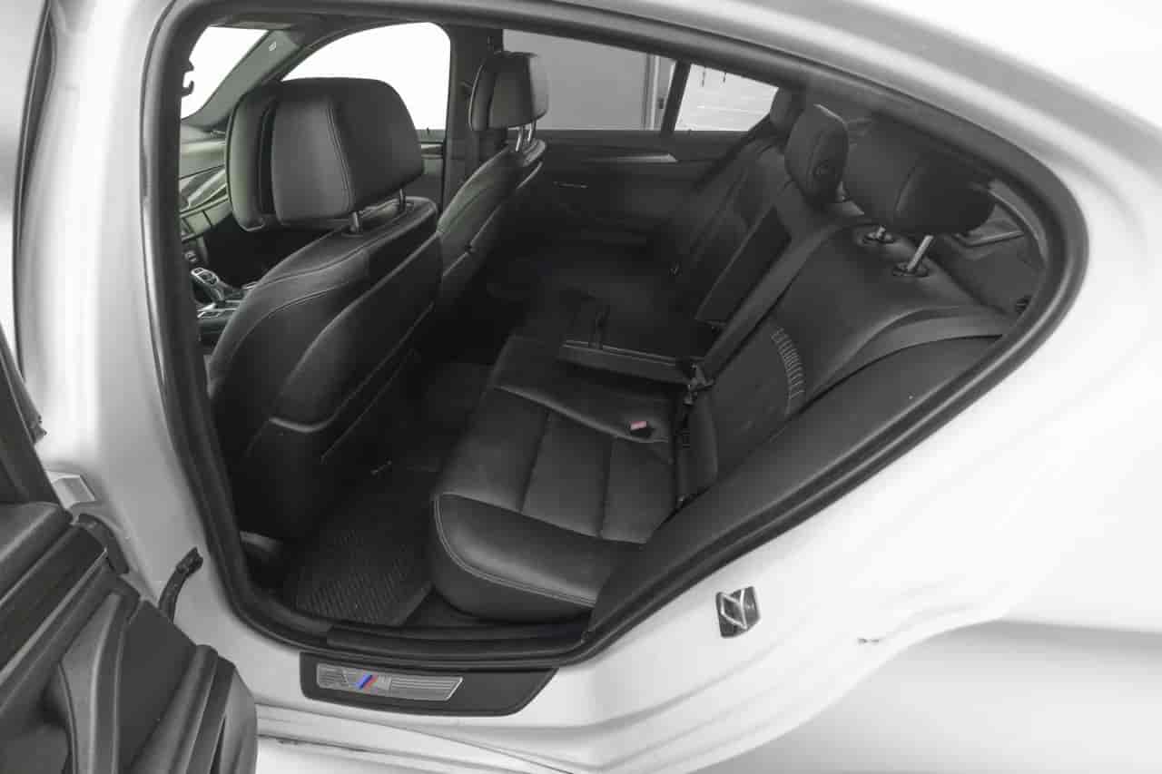 BMW 5-Series - 8
