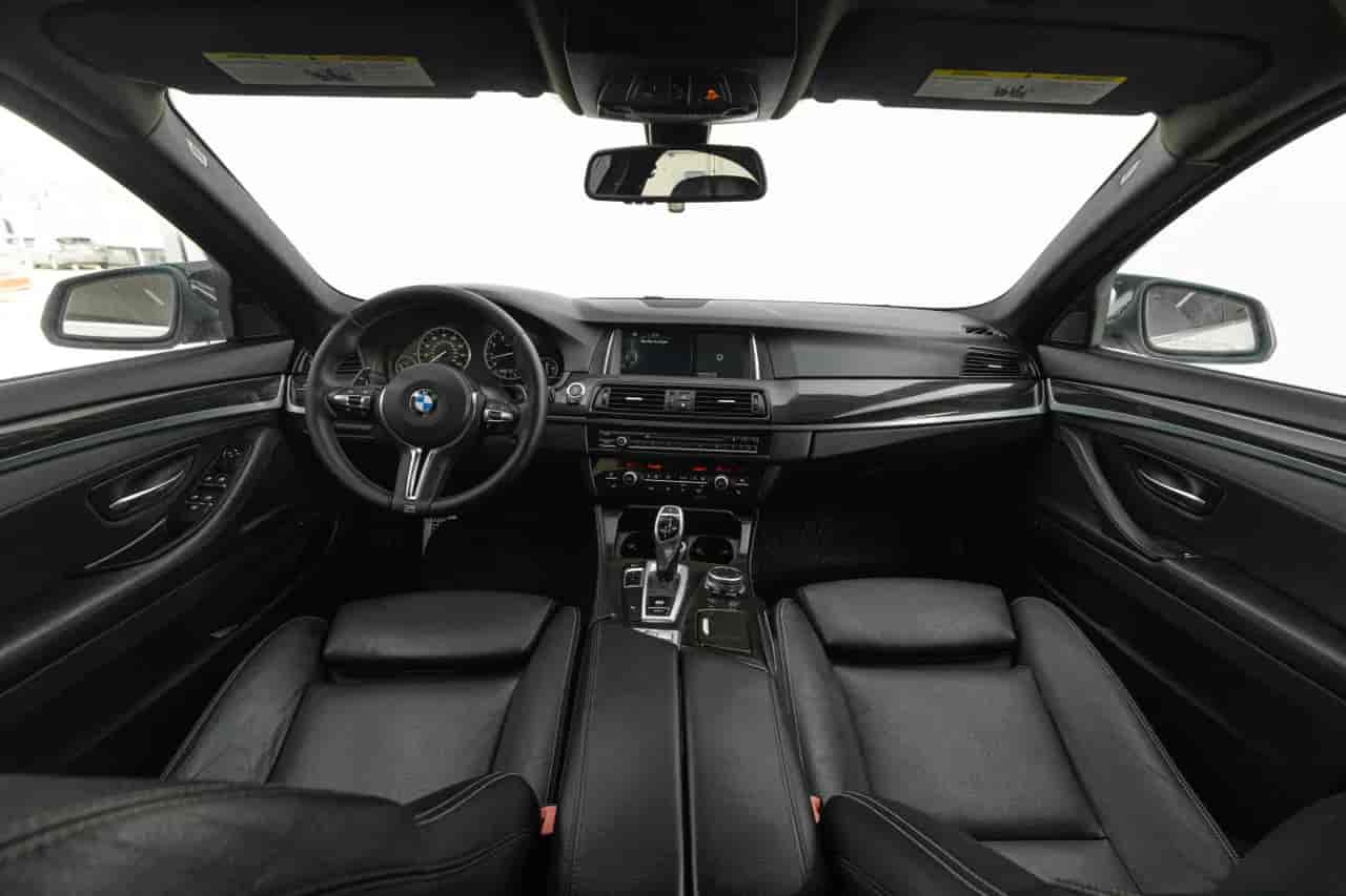 BMW 5-Series - 9