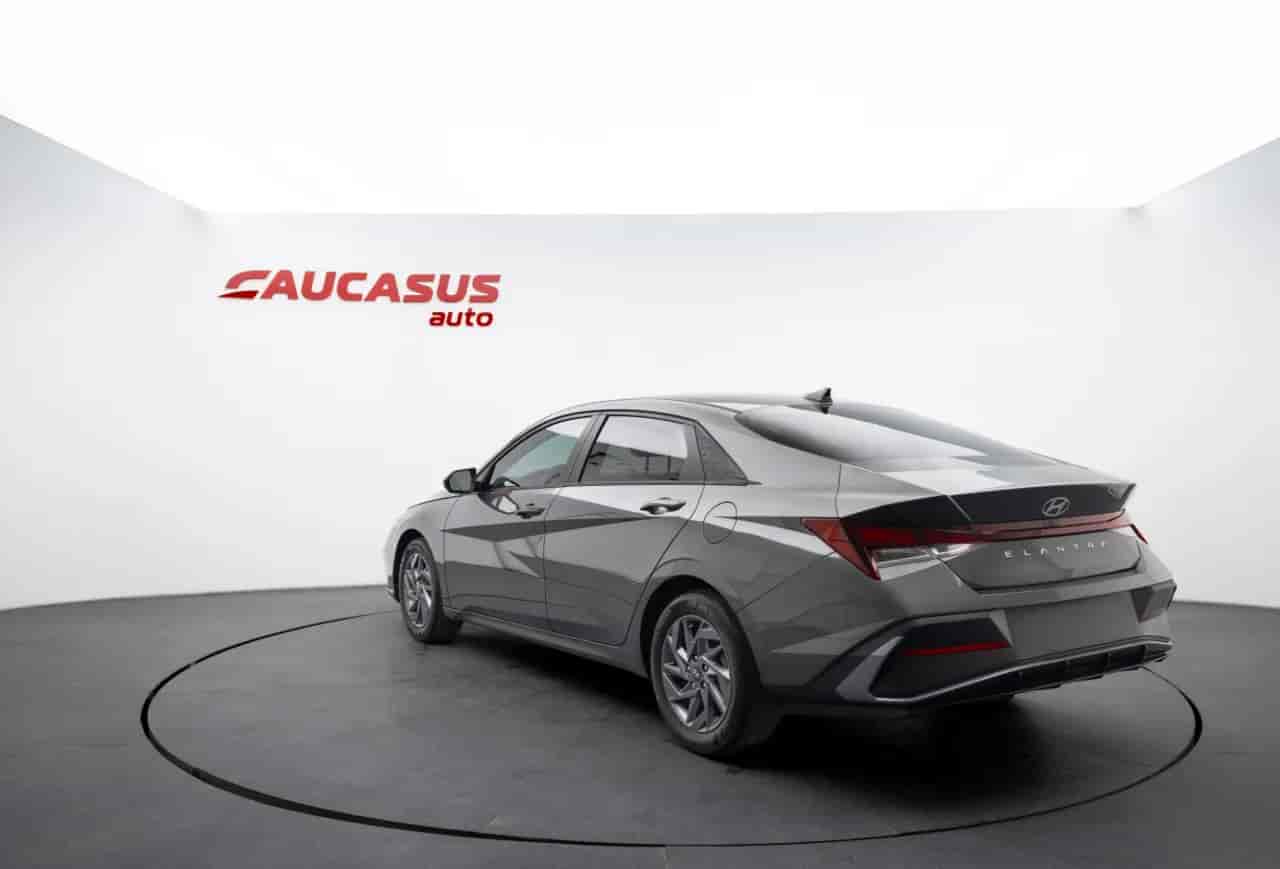 HYUNDAI Elantra - 6