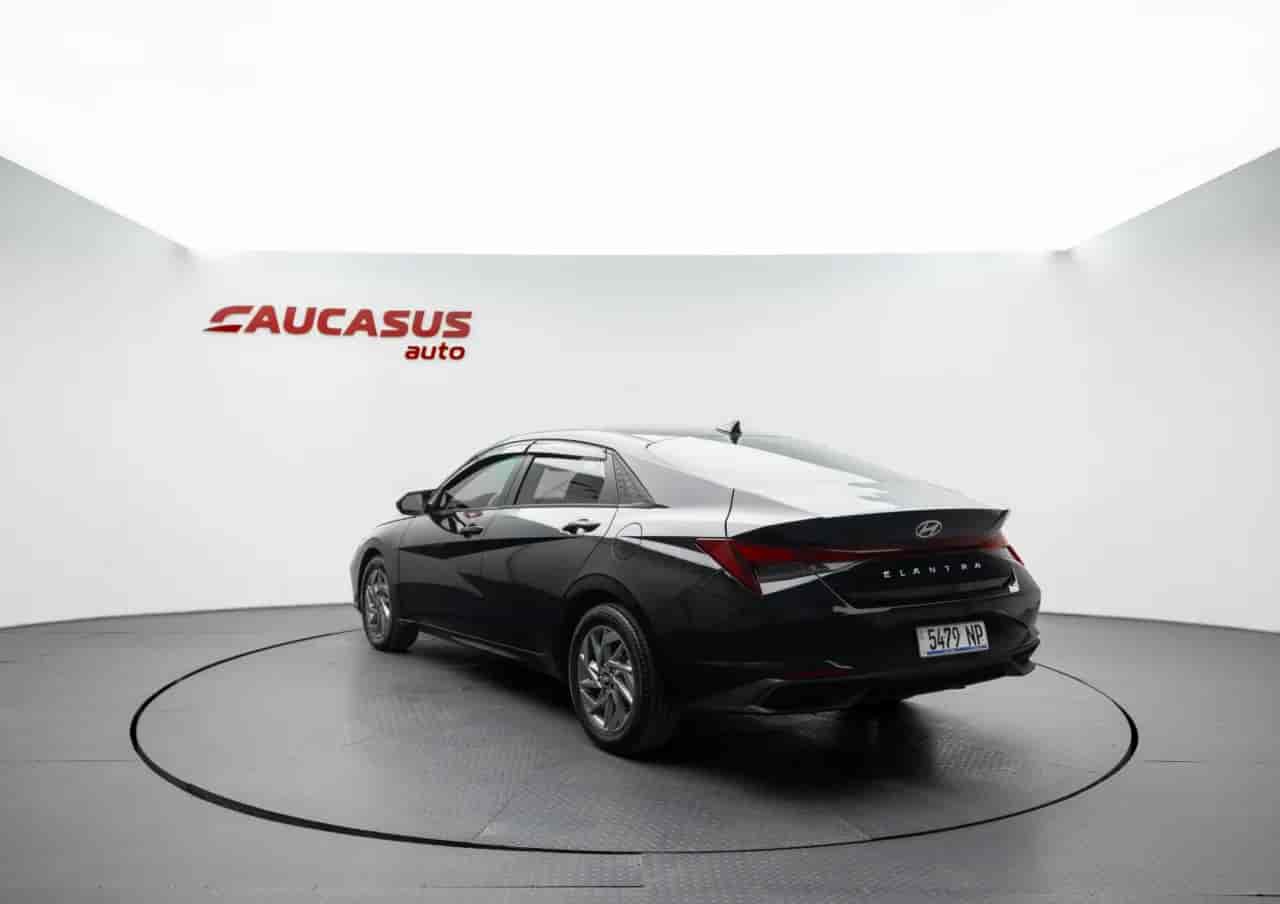 HYUNDAI Elantra - 6