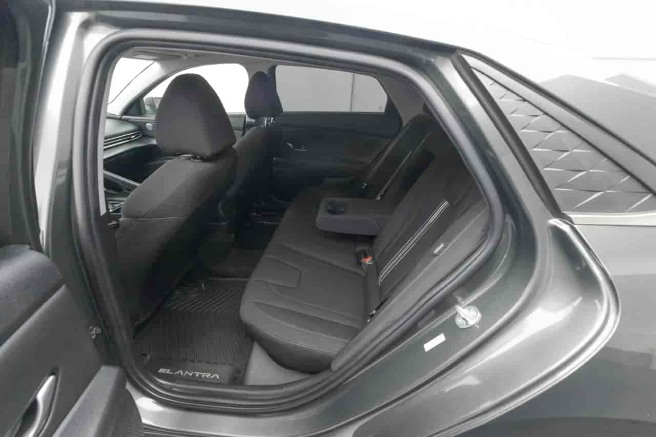 HYUNDAI Elantra - 8
