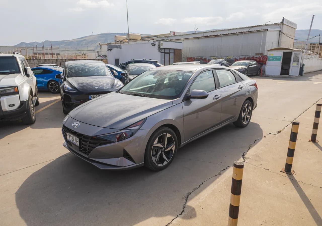2023 HYUNDAI Elantra