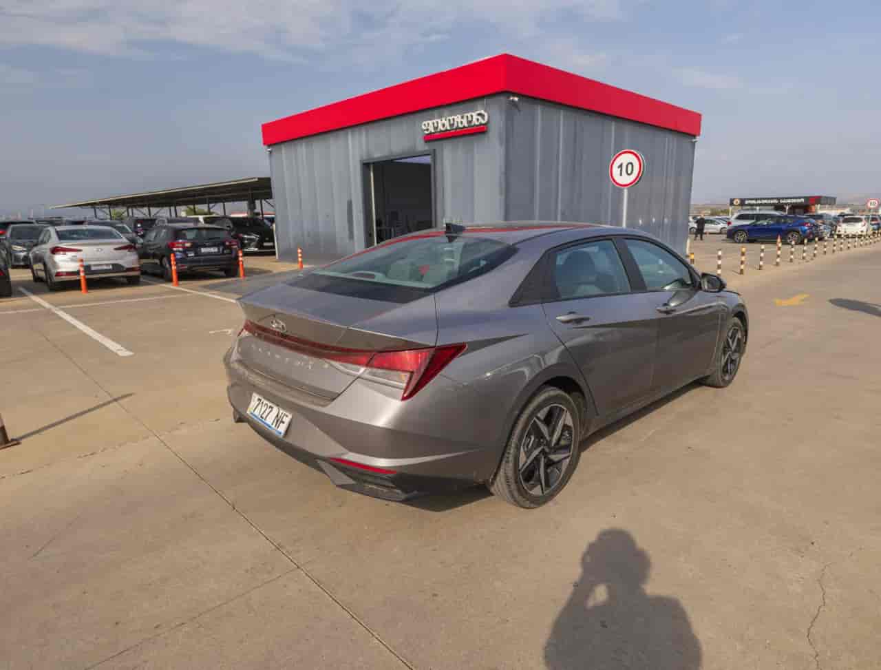 HYUNDAI Elantra - 4
